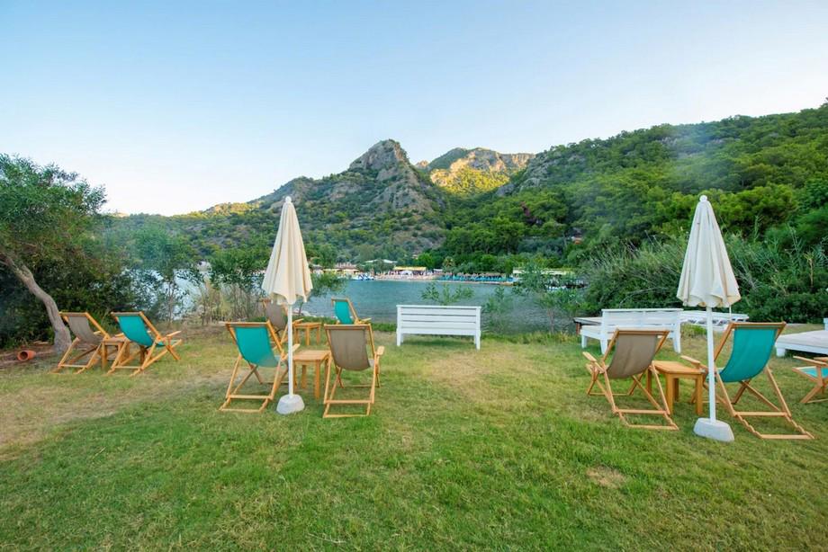 S3 Seahorse Hotel & Beach Club