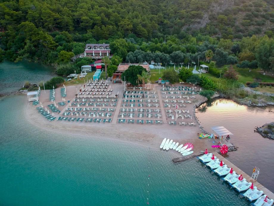 S3 Seahorse Hotel & Beach Club