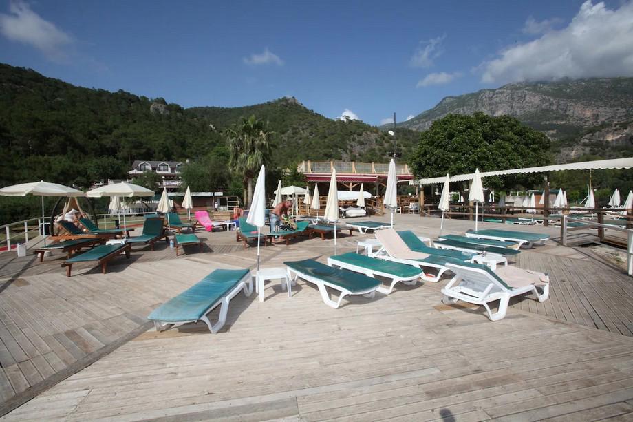 S3 Seahorse Hotel & Beach Club