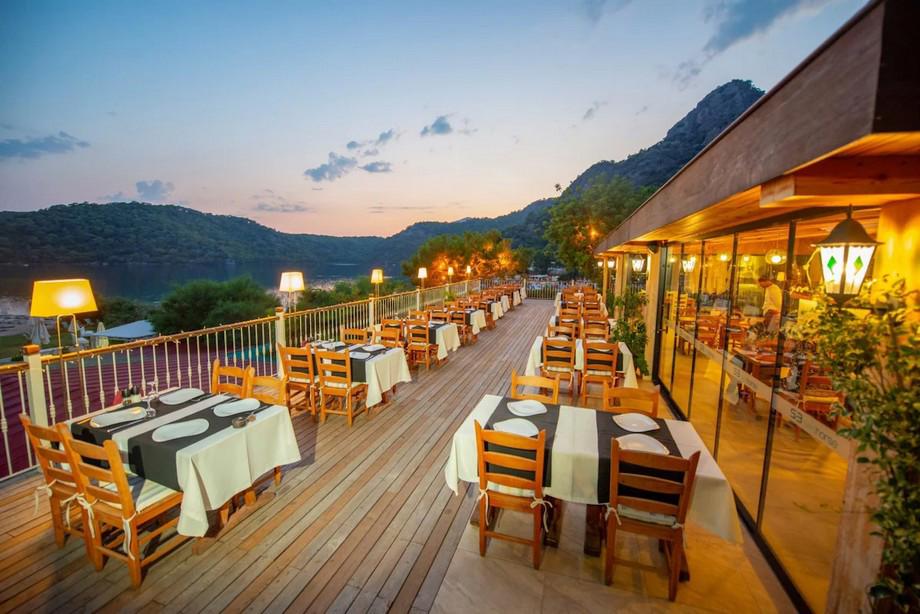 S3 Seahorse Hotel & Beach Club