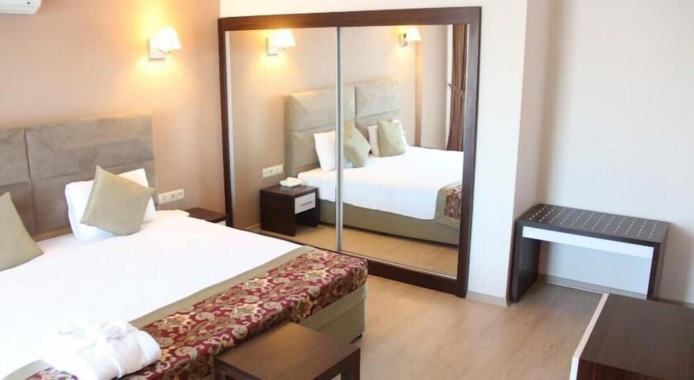 The Gap Hotel Kusadasi
