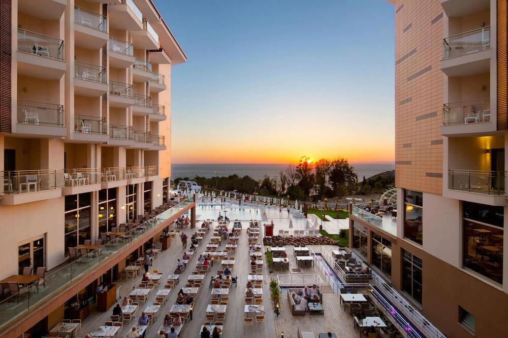Ramada Resort by Wyndham Kuşadası & Golf