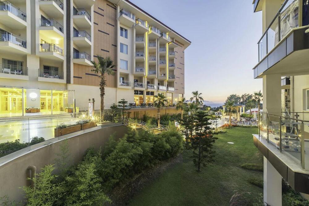 Ramada Resort by Wyndham Kuşadası & Golf