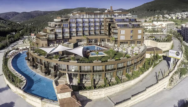Qlusive Hotel