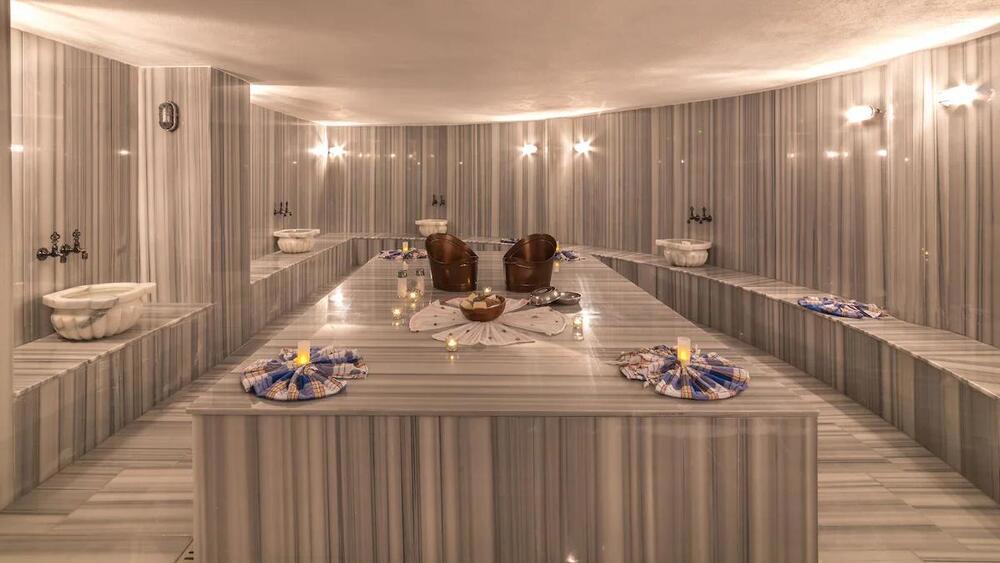 Motto Premium Hotel & Spa