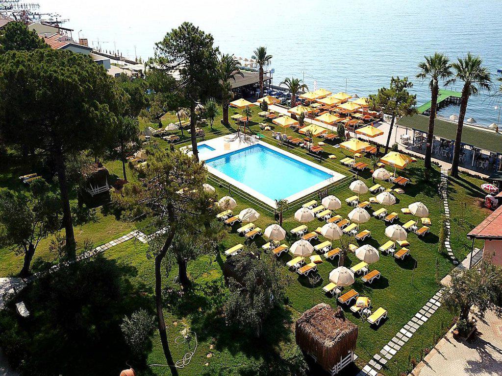 Palm Beach Hotel