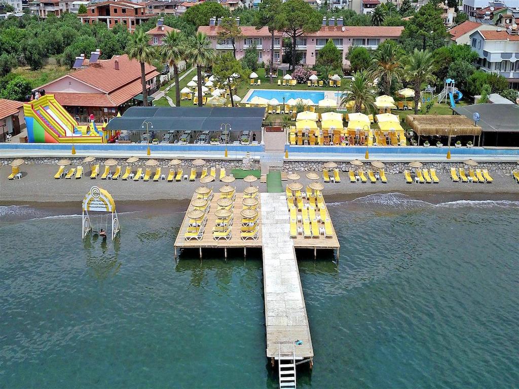 Palm Beach Hotel