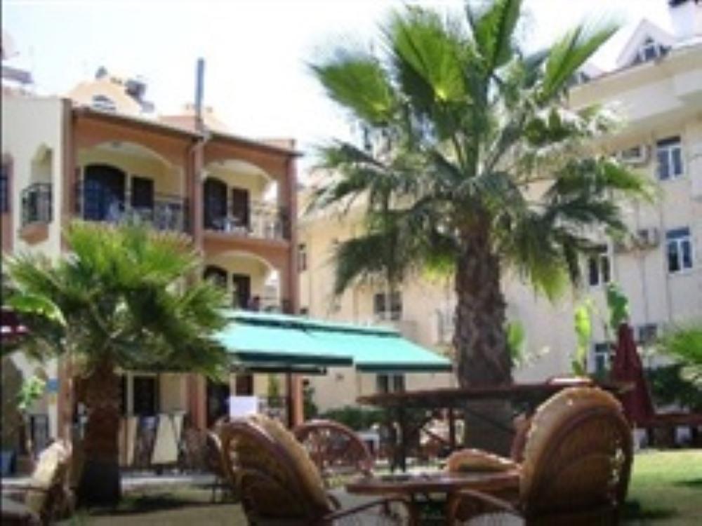 Esmeralda Apart