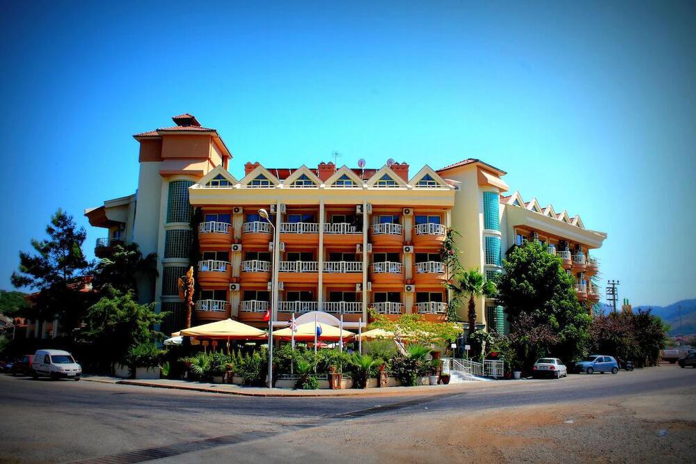Grand Faros Hotel