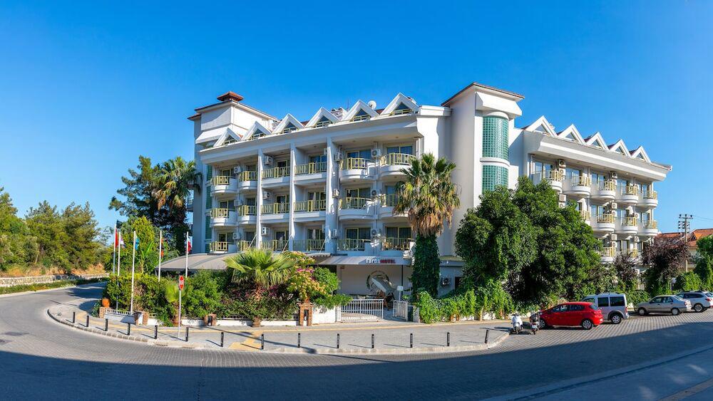 Grand Faros Hotel