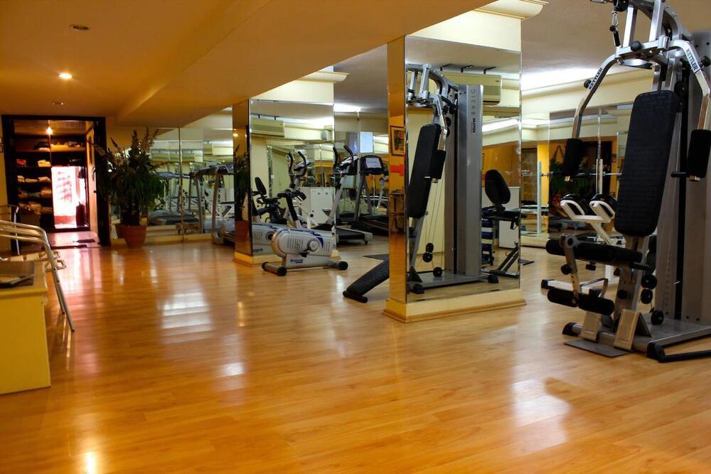 Grand Faros Hotel