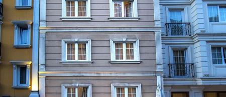 Raymond Hotel