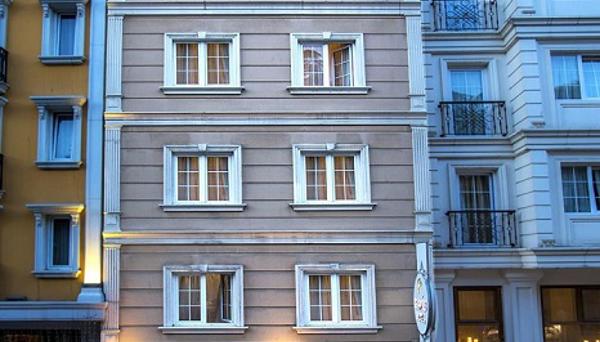 Raymond Hotel