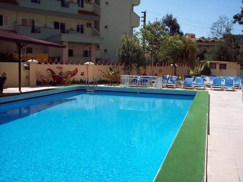 Grand Villa Sol Apartments