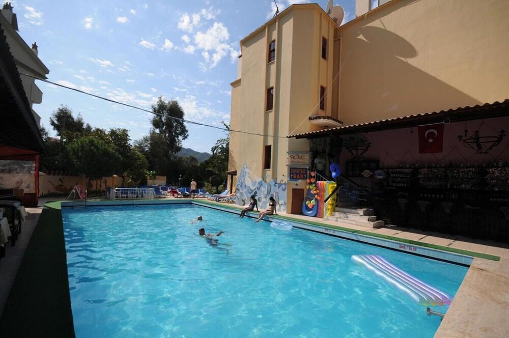 Grand Villa Sol Apartments
