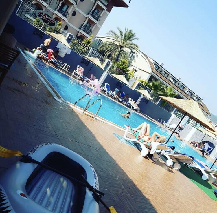 7 Brothers Hotel