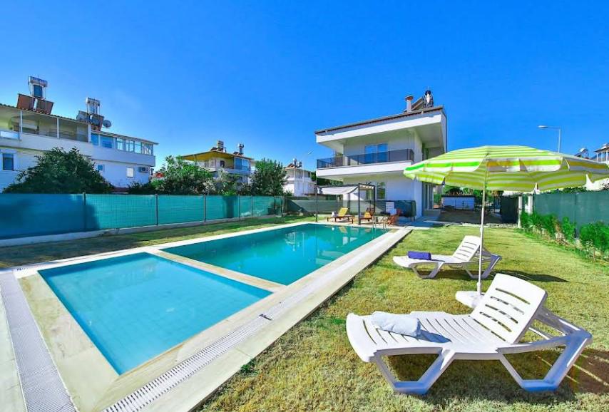 Ev Villas
