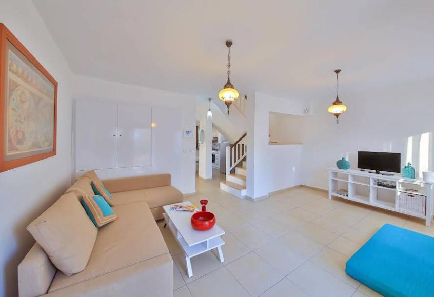 Ev Villas