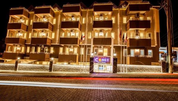 Comet Hotel & Resort