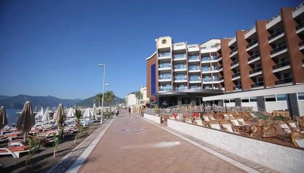 Point Beach Hotel