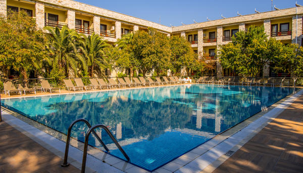 Iris Hotel & Spa