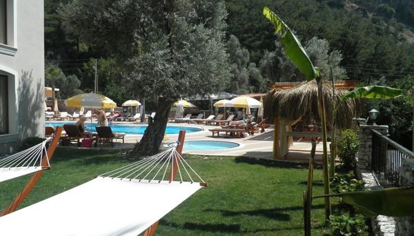 Meril Club Hotel