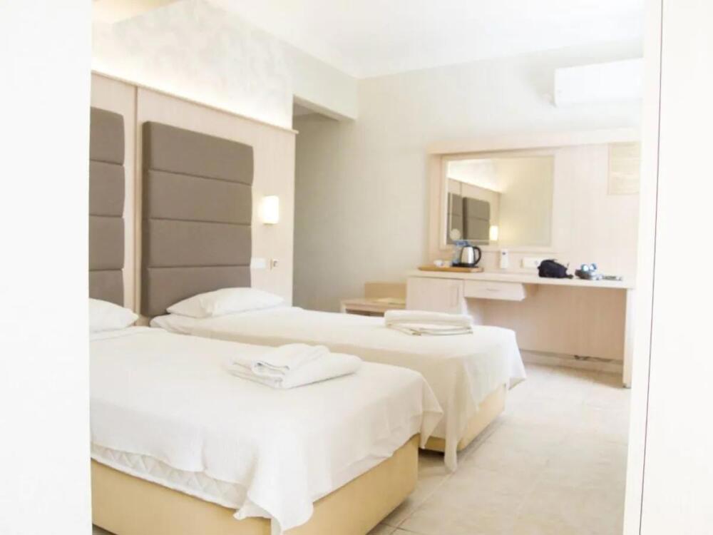 Özcan Beach Hotel