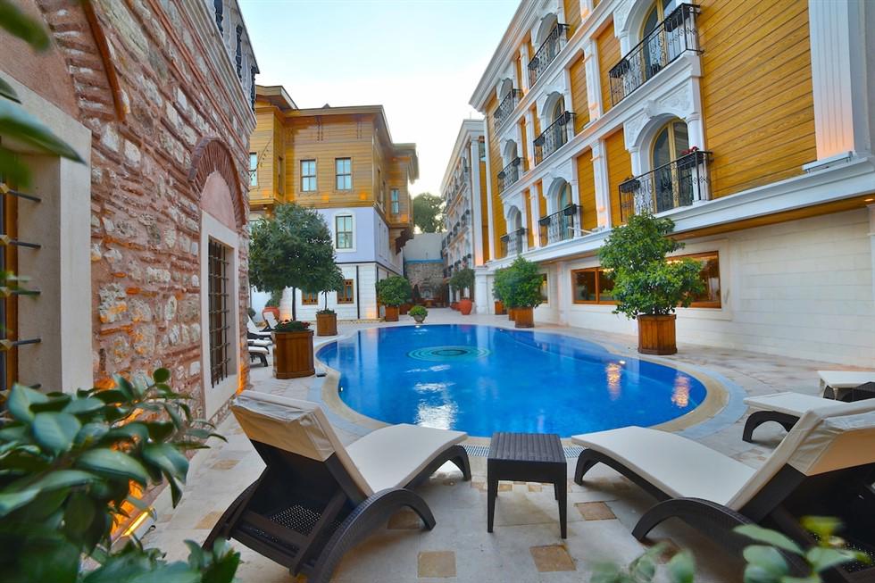 Seven Hills Palace Hotel