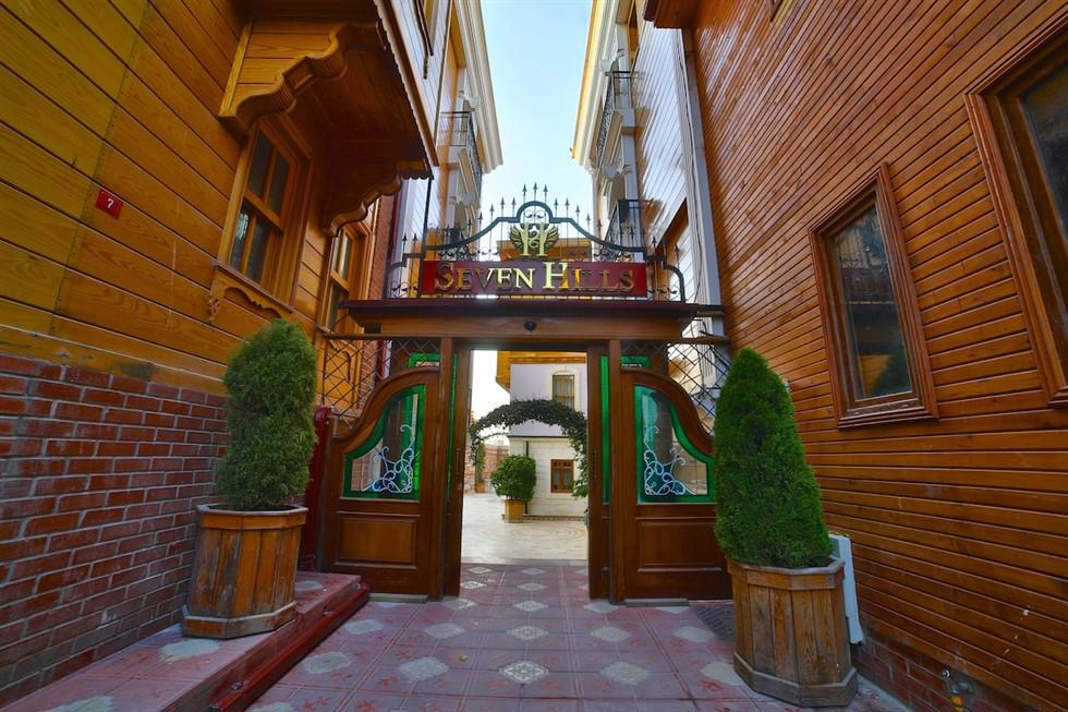 Seven Hills Palace Hotel