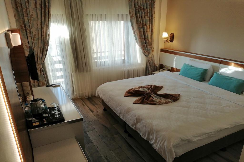 Iris Hotel & Spa
