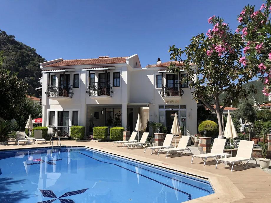 Bronze Hotel