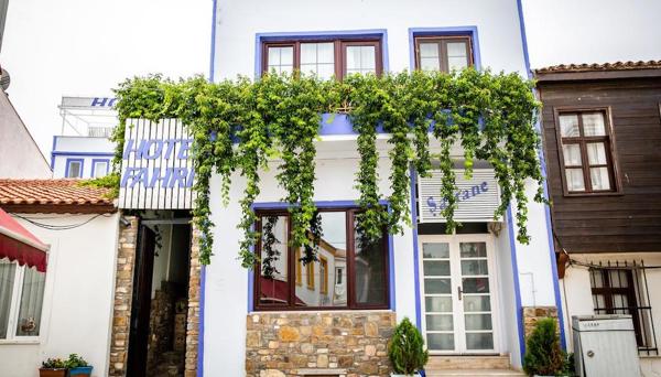 Hotel Fahri (+8 Yaş Üstü)