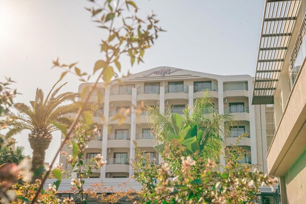 Premier Nergis Beach Hotel