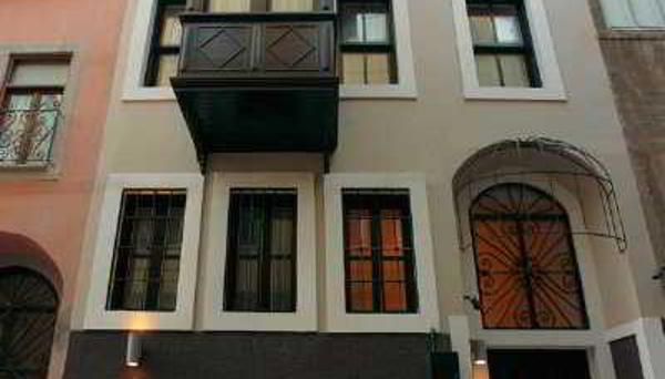 Lush Houses Galata