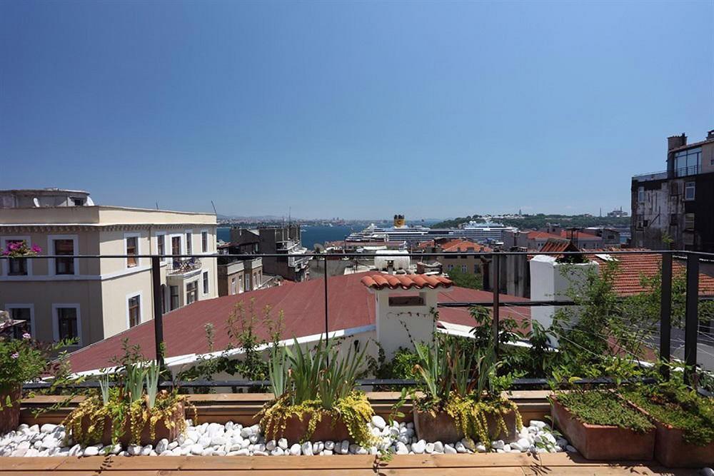 Lush Houses Galata