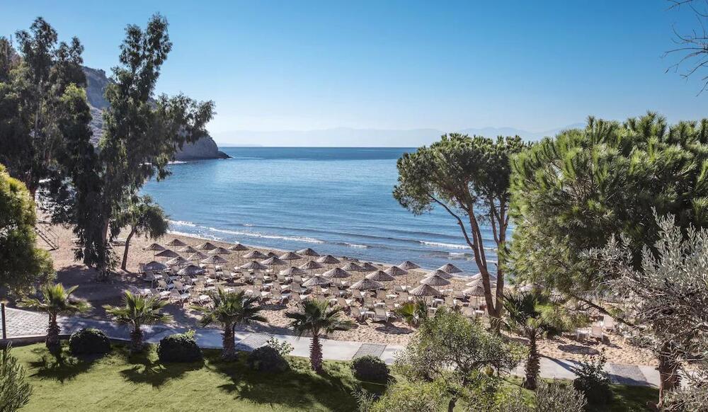 Aria Claros Beach & Spa Resort