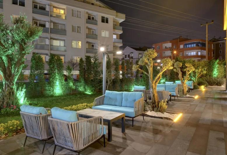 Leo Suites Hotel
