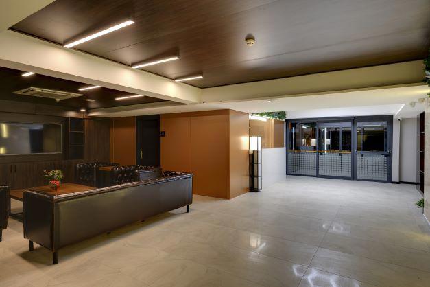 Leo Suites Hotel