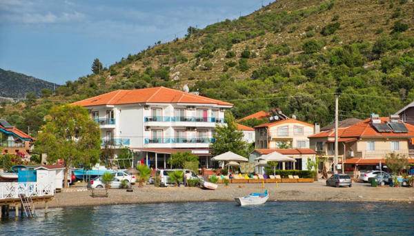 Defne Lorina