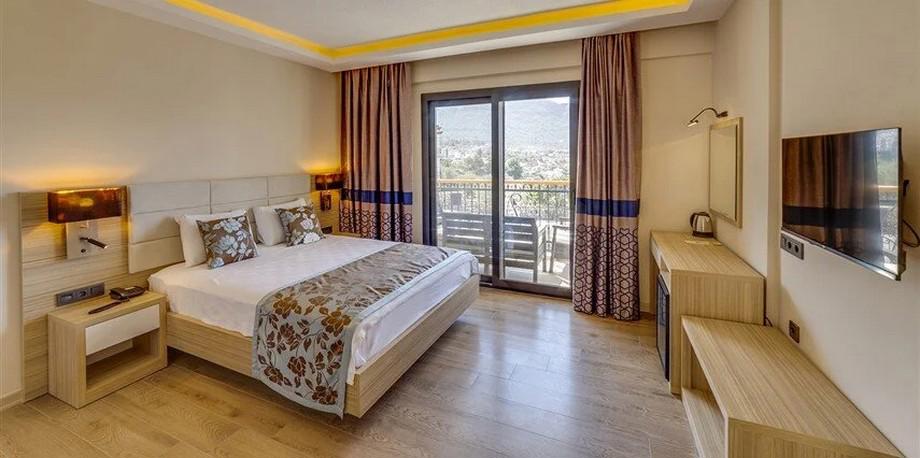 Perdikia Hill & Family Hotel