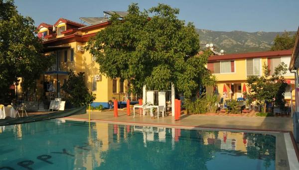 Happy Nur Hotel