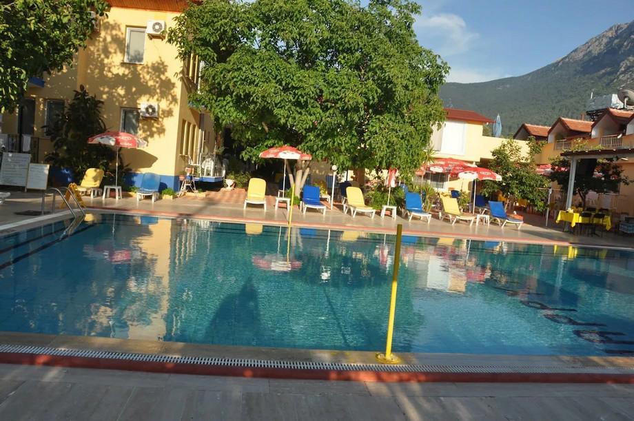 Happy Nur Hotel
