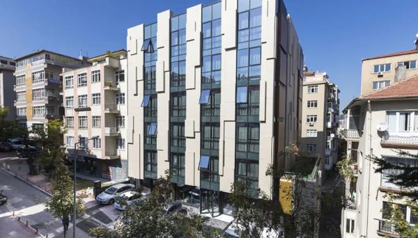 Izz Otel