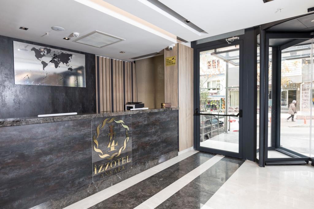 Izz Otel
