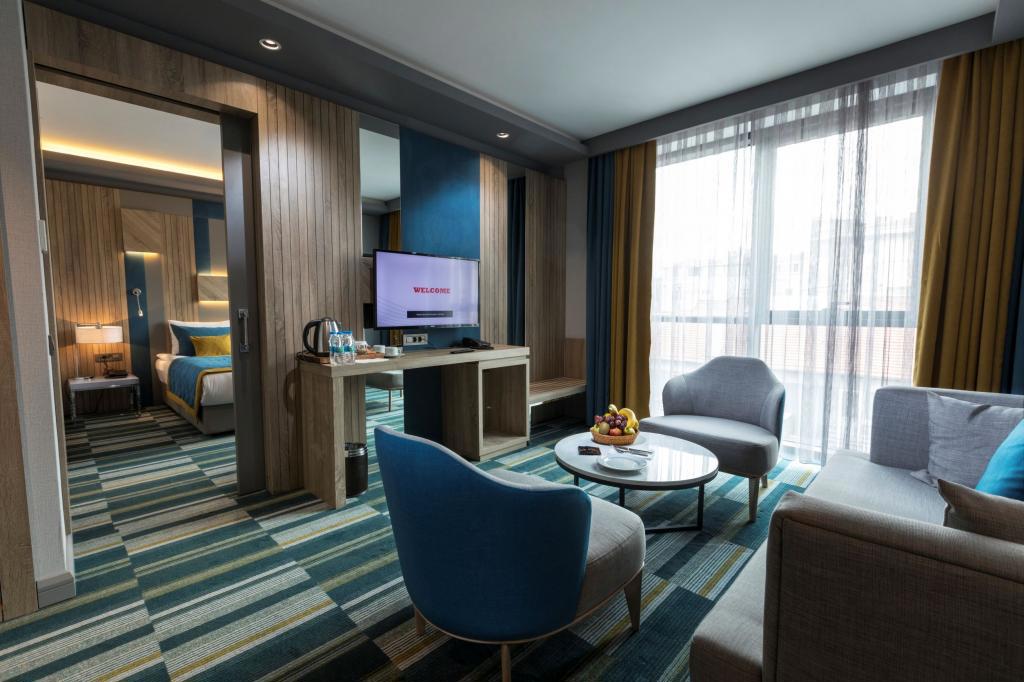 Izz Otel