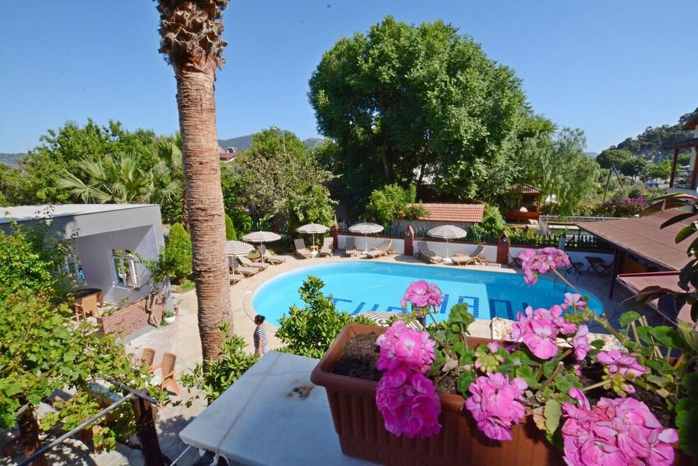 Yeni Doğa Hotel