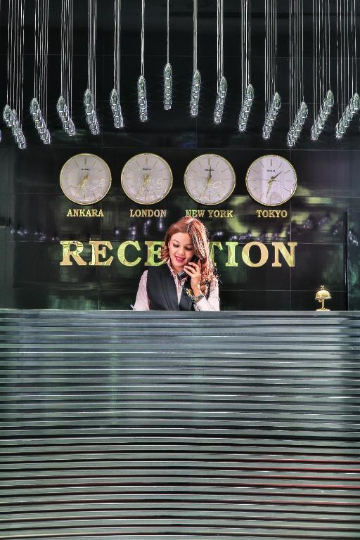 Demonti Hotel