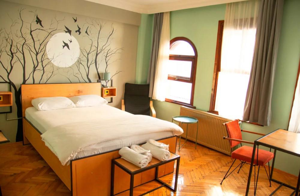 Yolo Hostel