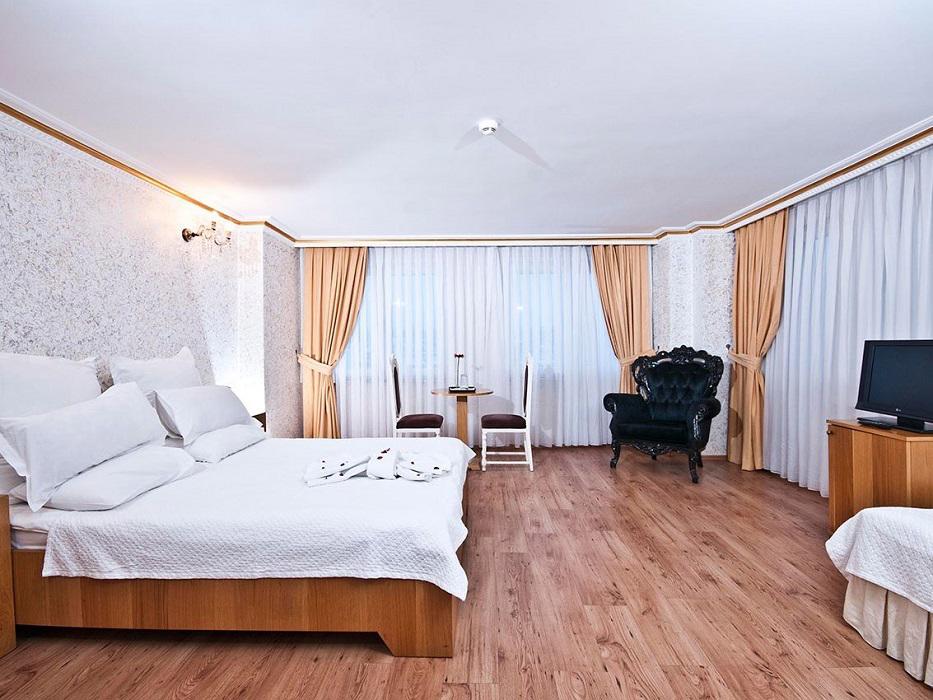 Hettie Hotel