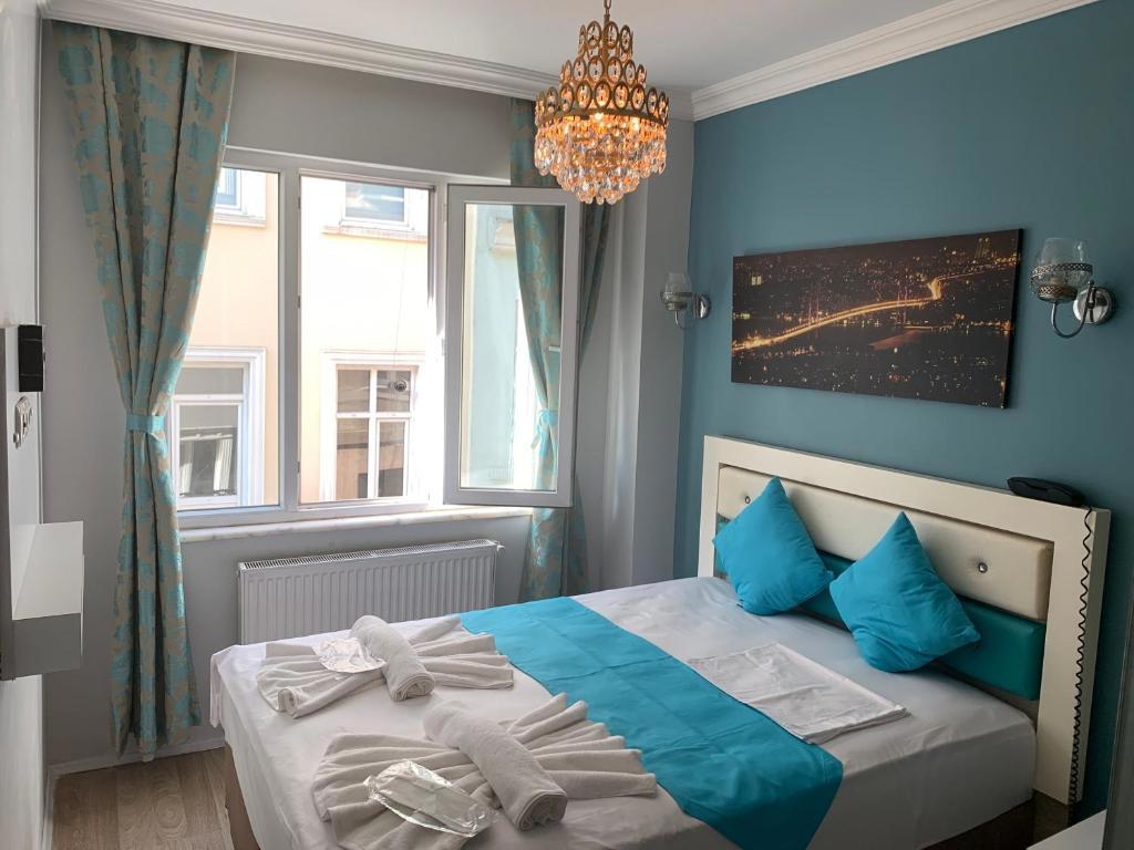 Royal Family Hotel